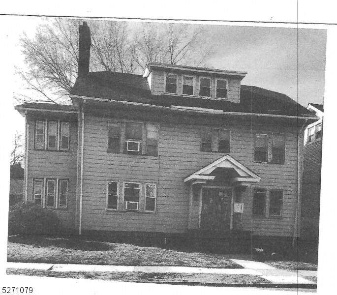 Primary Photo - 305 N Maple Ave