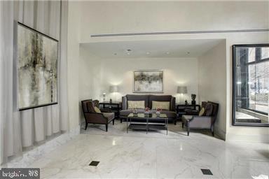 Foto del edificio - 7710 Woodmont Ave