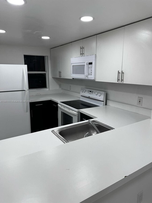 Foto del edificio - 2701 NW 27th Ave
