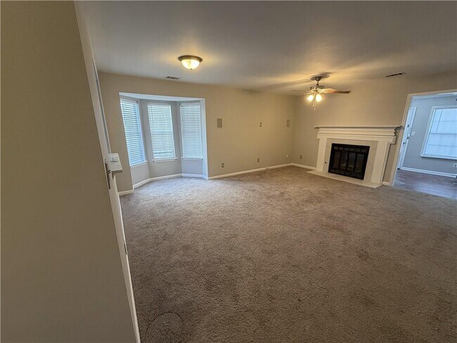 Foto del edificio - 2045 Fairways Ct