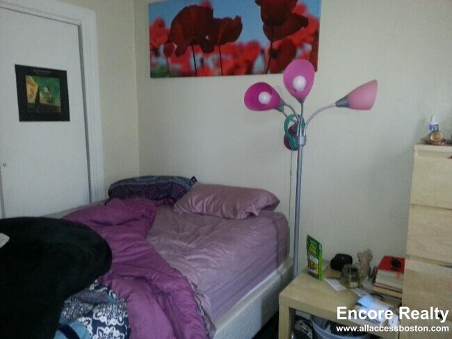 Building Photo - 6 Wait St