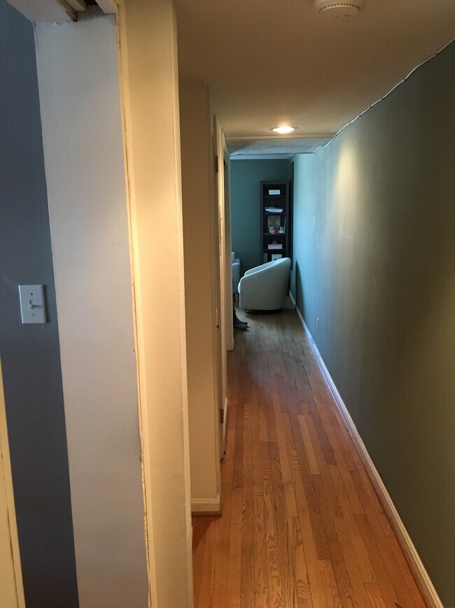 Building Photo - 11 2nd St NE