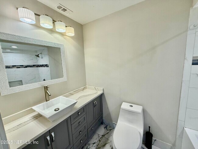 Foto del edificio - 6657 Periwinkle Dr