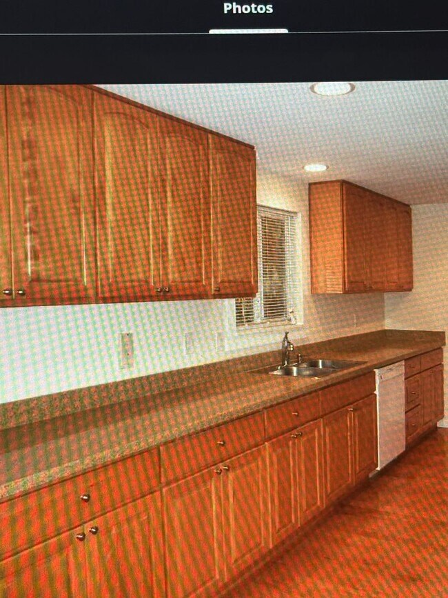Building Photo - Bellevue Factoria-Lake Hills 3Bd/2Ba Charm...