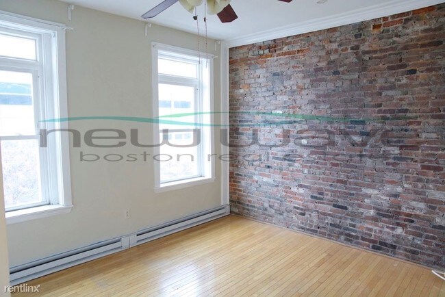Foto del edificio - 472 Commercial St