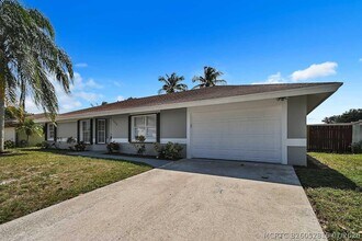 Building Photo - 1296 Woodcrest Rd S