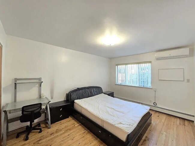 Foto del edificio - 8620 Bay 16th St