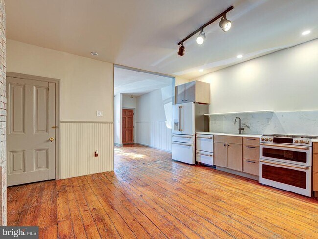 Foto del edificio - 1439 N Howard St