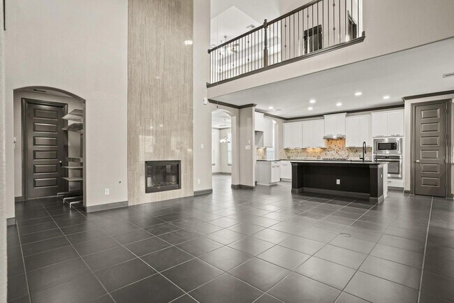 Foto del edificio - 14105 N Lake Branch Ln