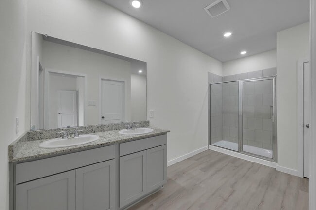 Foto del edificio - 14309 Ash Tree Dr