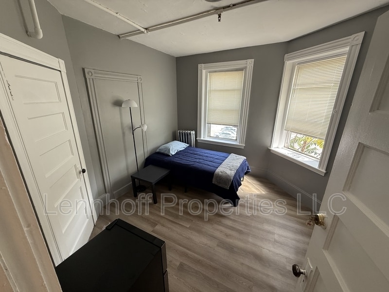 Primary Photo - 376 Washington St