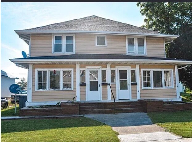 Foto principal - 227 S Main St