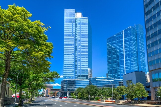 Building Photo - 5 Renaissance Square