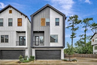 Building Photo - 3704 Creekmont Grn Ln