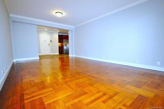 Building Photo - 2 Midland Gardens