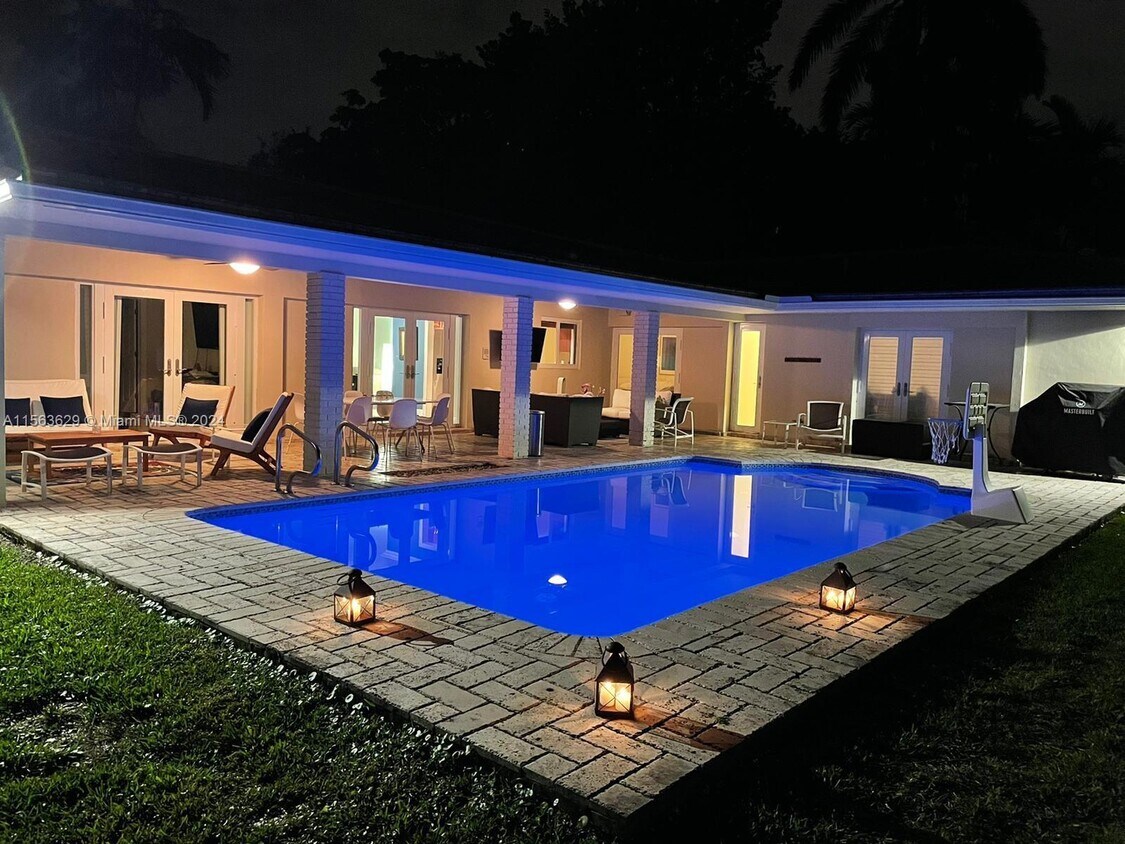 1121 Hardee Rd, Coral Gables, FL 33146 House Rental in Coral Gables