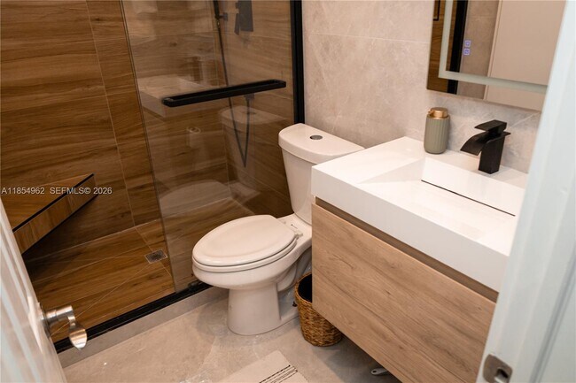 Foto del edificio - 224 Meridian Ave