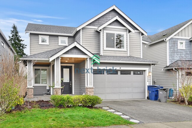 Foto del edificio - Stunning 3 Beds and 3 Bath Single Family with additional office space and entertainment room read...