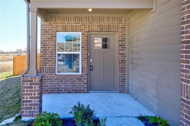 Building Photo - 13935 Belzer Dr