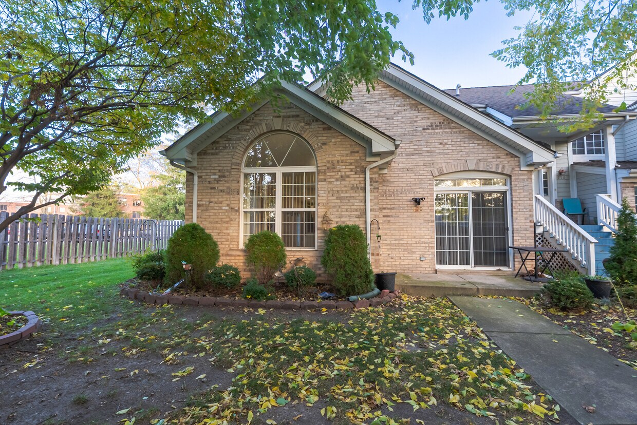 Primary Photo - 120 Stonewood Pl