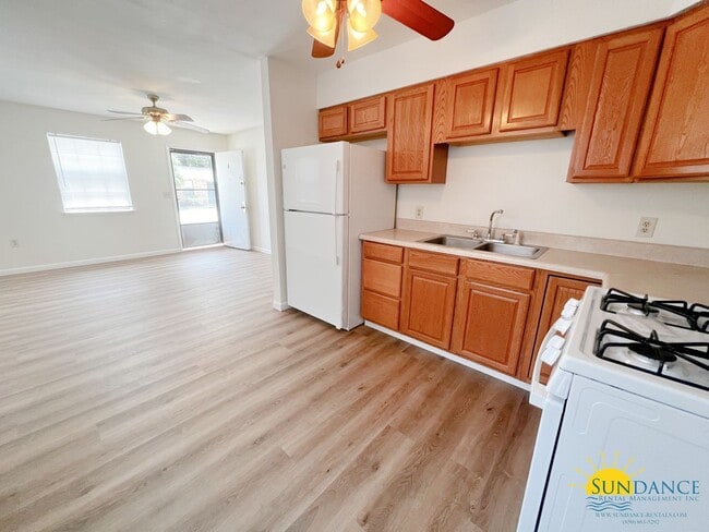 Foto del edificio - Efficient 2 Bedroom Duplex in Fort Walton