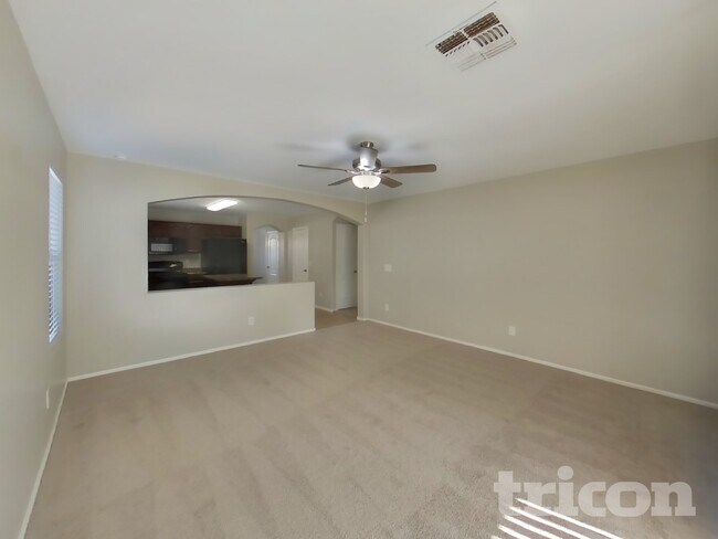 Foto del edificio - 1275 E Shari St