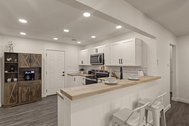 Foto del edificio - 2325 W Easton St
