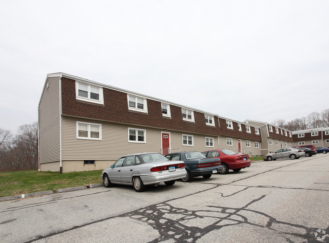 Building Photo - Residences at Crow Hill