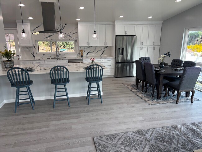 Building Photo - 19 Gaucho Dr