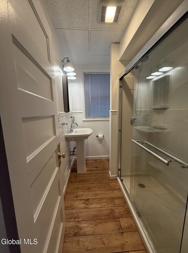 Building Photo - 278 Manning Blvd