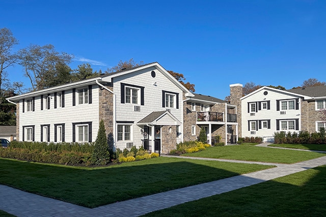 Great Location - Fairfield Townhouses At Massapequa