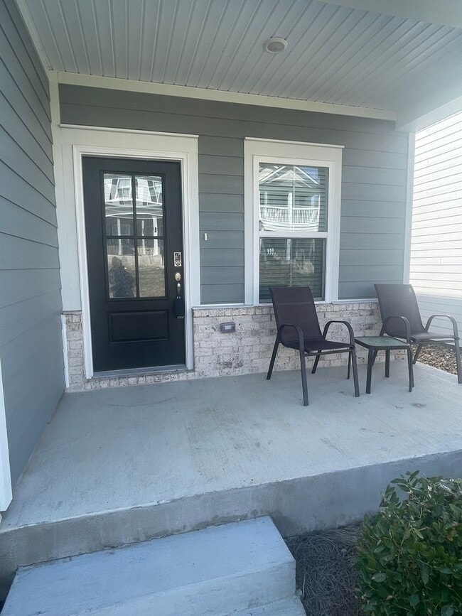 Building Photo - 1520 Henderson Pt Aly