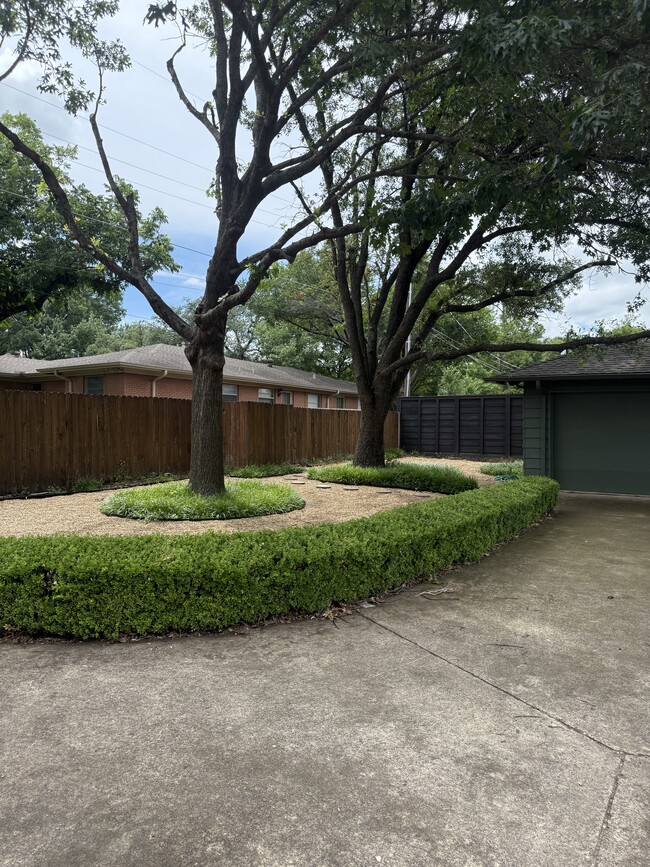 Building Photo - 4219 Briar Creek Ln