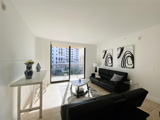 Foto del edificio - 55 Merrick Way