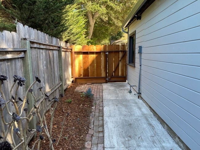 Building Photo - crock708