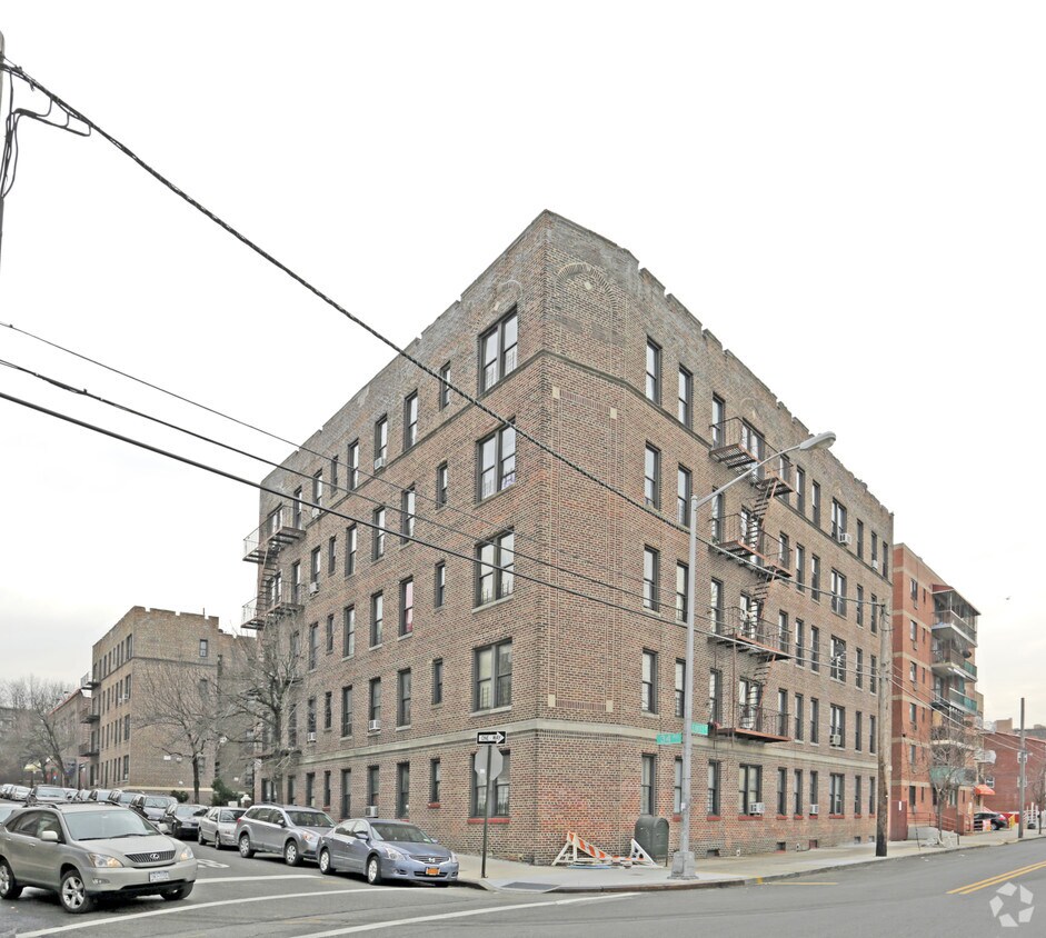Foto principal - 139-06-18 34th Road
