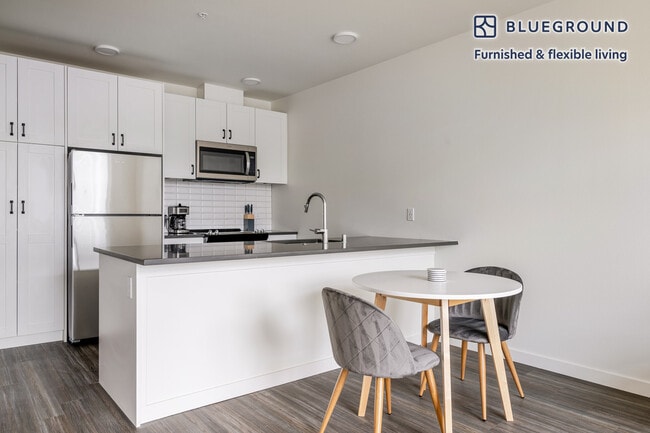 Building Photo - 1000 E Yesler Wy