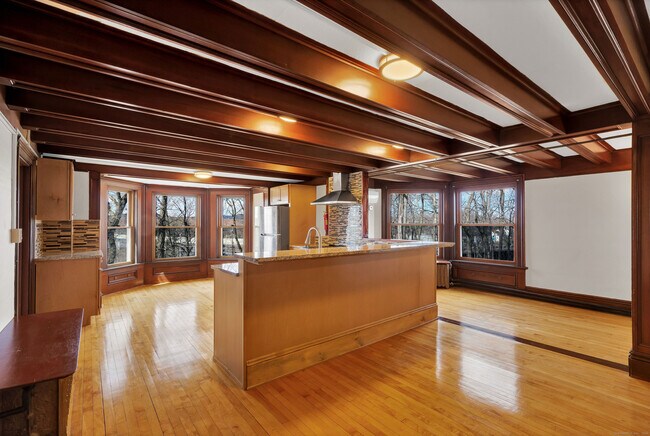 Foto del edificio - 11 Winthrop Rd