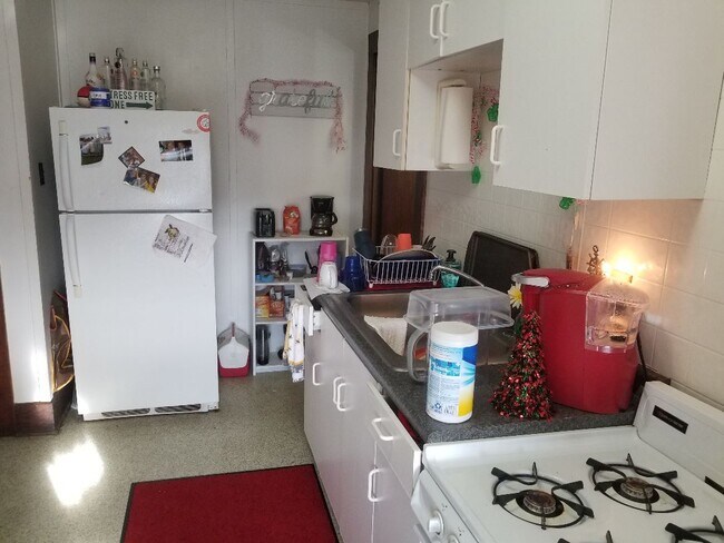 Kitchen b - 241 Grant Ave