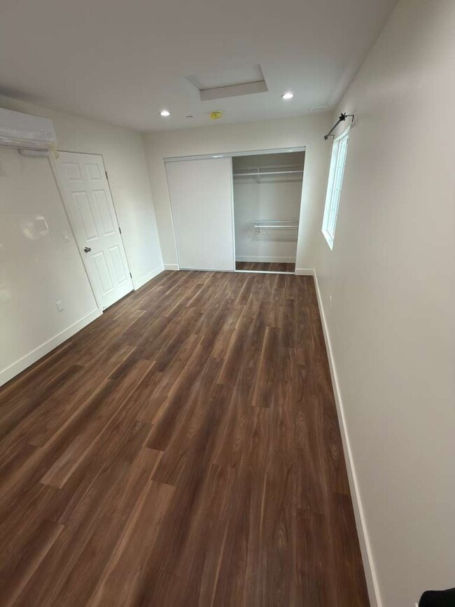 Foto del edificio - 7331-7332 Kraft Ave