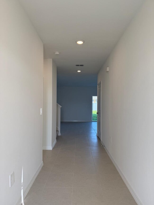 Building Photo - 2049 Albatross Nest Dr