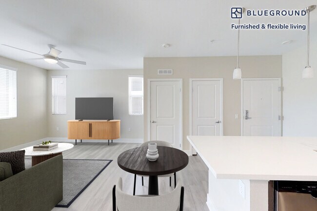 Building Photo - 5685 Park Dr