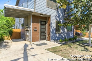 Building Photo - 419 Cactus St