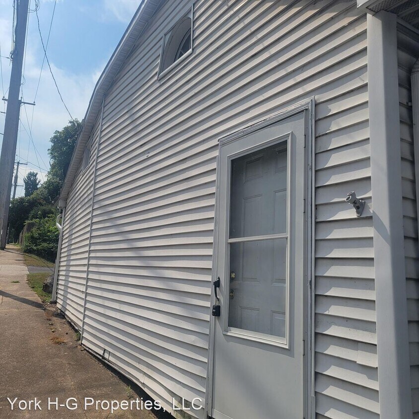 Primary Photo - 1 br, 1 bath House - 107 South Main Street...