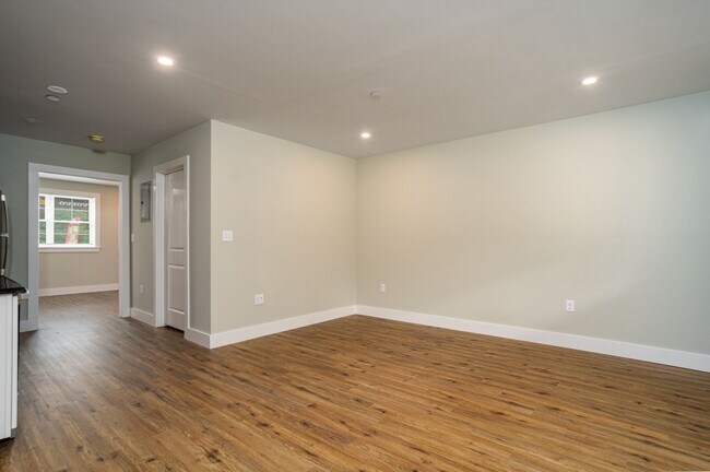 Foto del edificio - Woodside Village