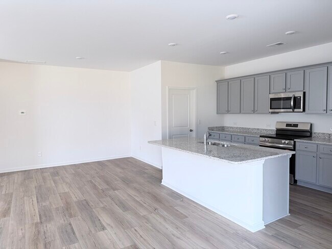 Building Photo - 173 Elijah St