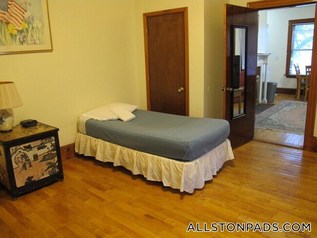 Foto del edificio - 38 Linden St