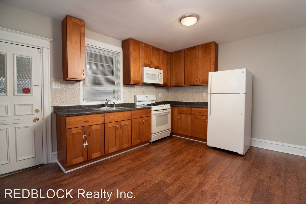 Foto principal - 3 br, 1.5 bath House - 2828 Bridge ST