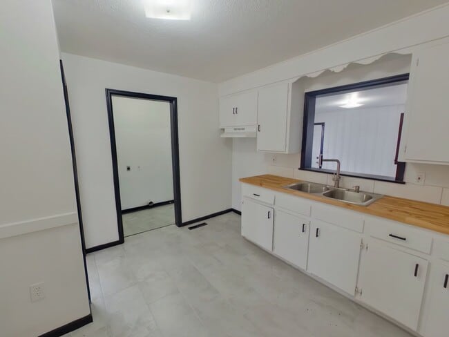 Foto del edificio - 1842 N Chautauqua St