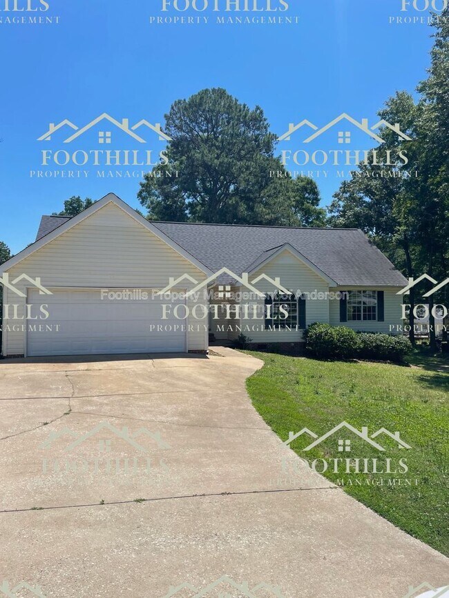Foto del edificio - 3109 Pinehurst Ln